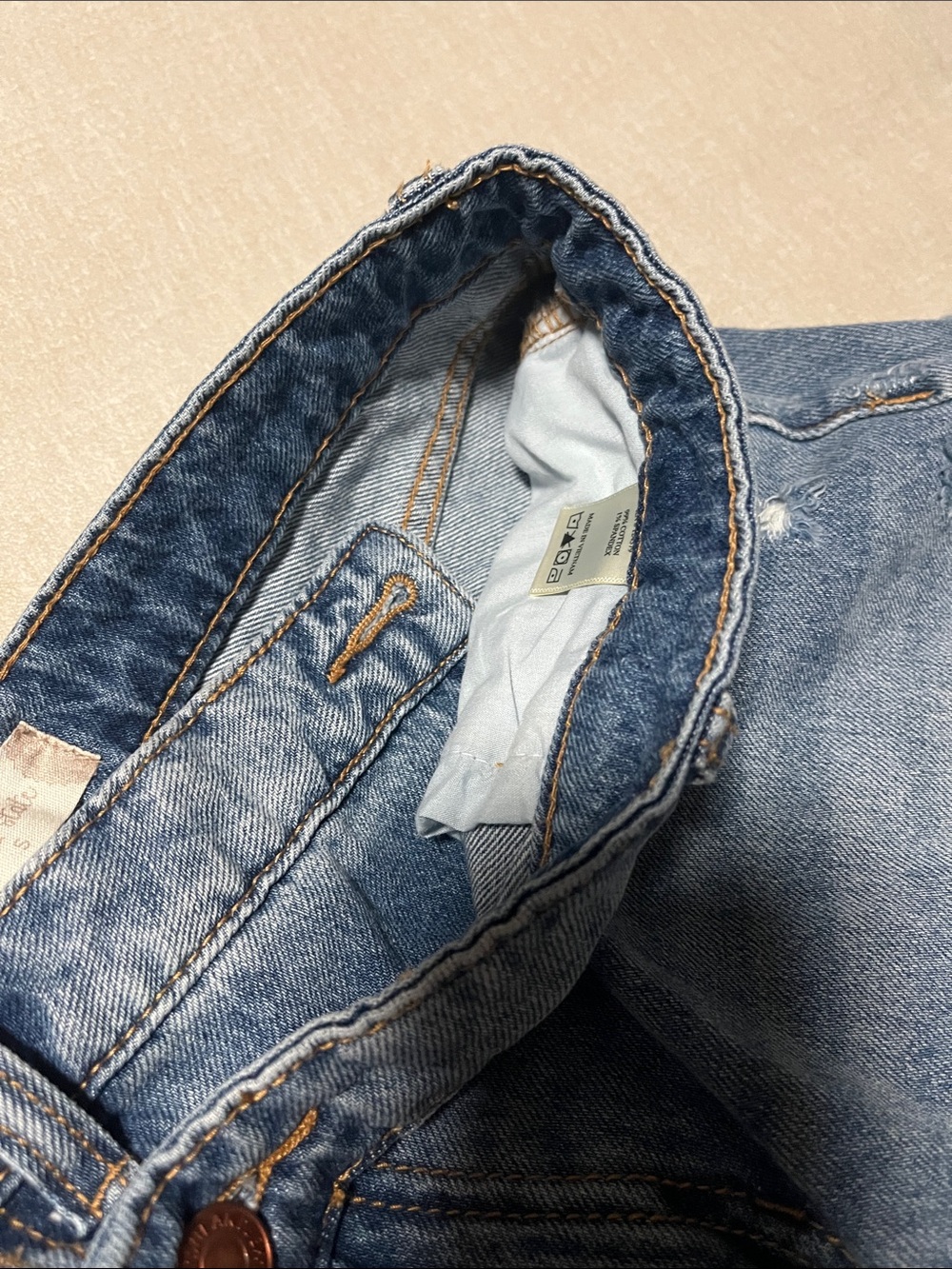 ALTAR’D STATE Frayed Hem Distressed Denim Shorts - Light Blue - Picture 3 of 3